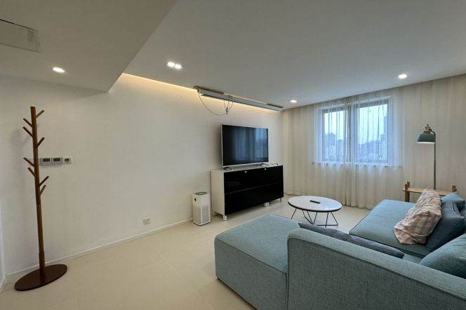 Spacious 3BR Apartment in Old Xuhui (L10/L11)