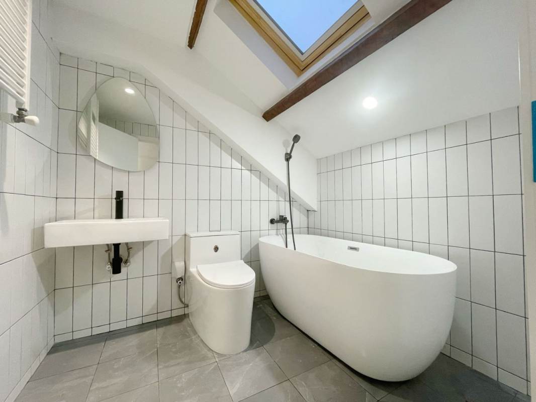 Housing image — Bathroom