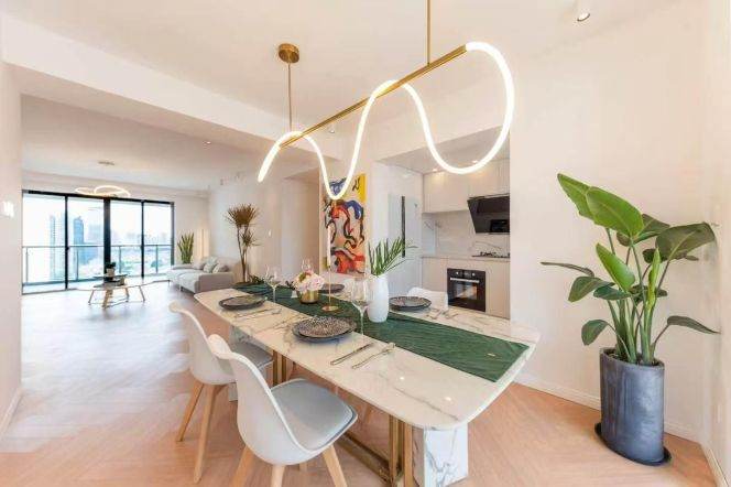 Spacious 3BR Apartment in Jing'an