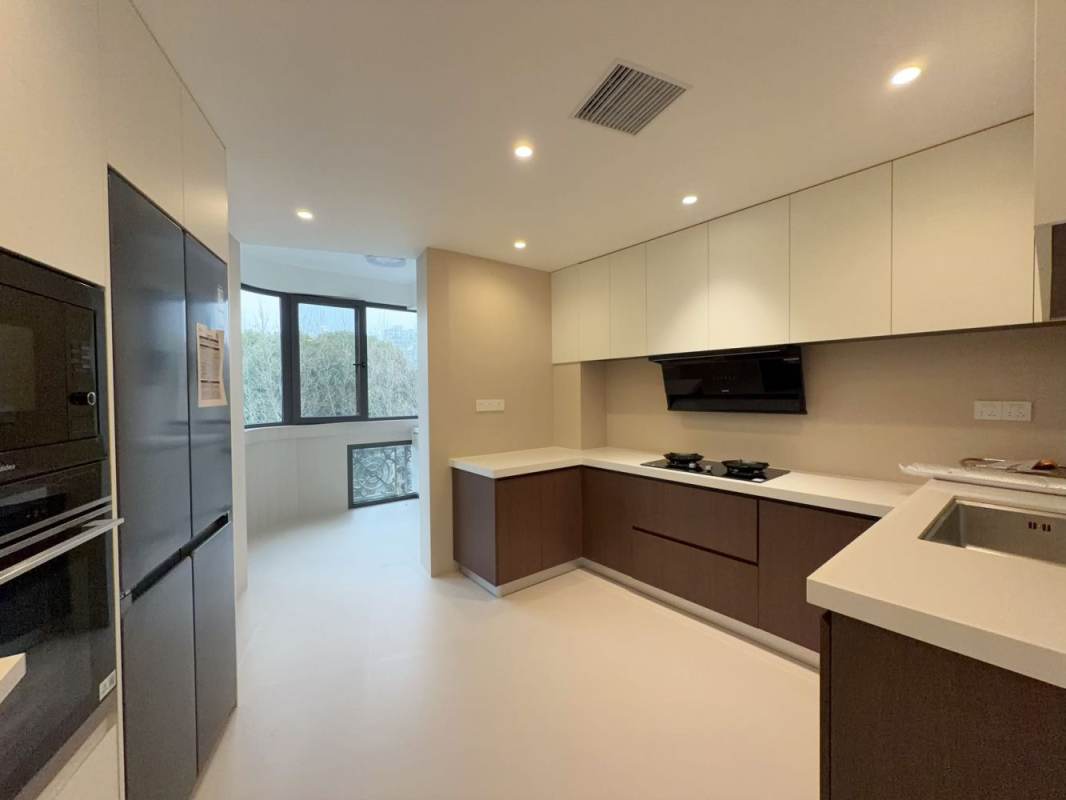 Housing image — Kitchen