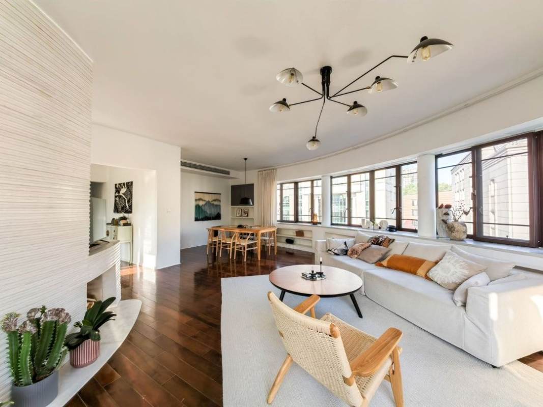 Housing image — Living Room
