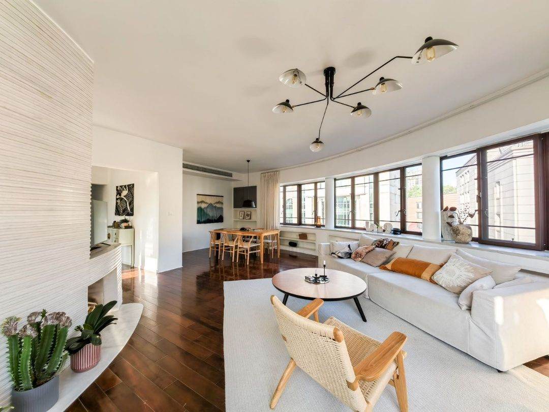 Housing image — Living Room