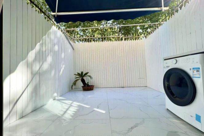1BR Apartment near Hongqiao Rd Metro with Private Garden (L3/L4/L10)