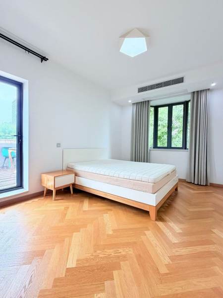Housing image — Bedroom
