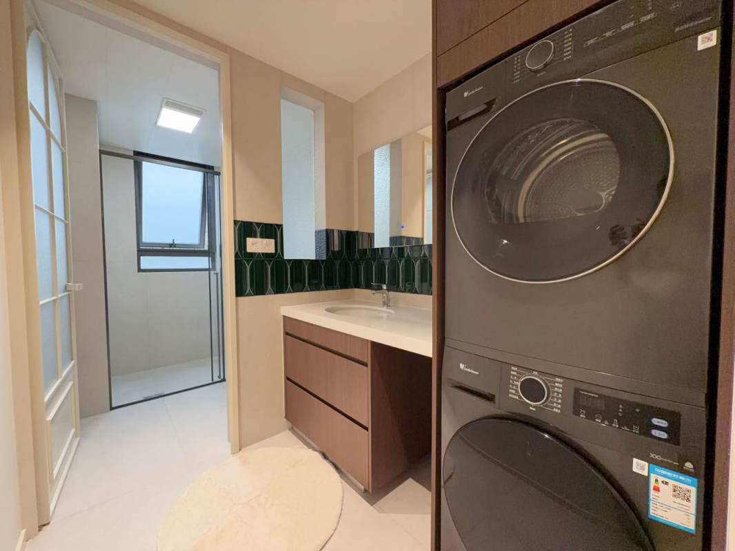 Housing image — Bathroom