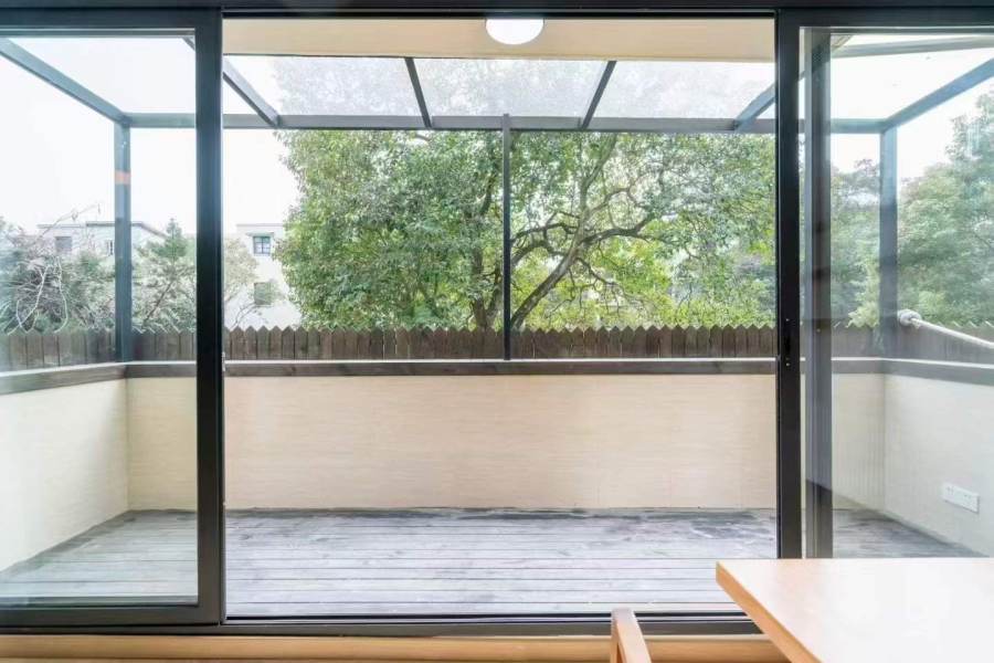 Housing image — Balcony