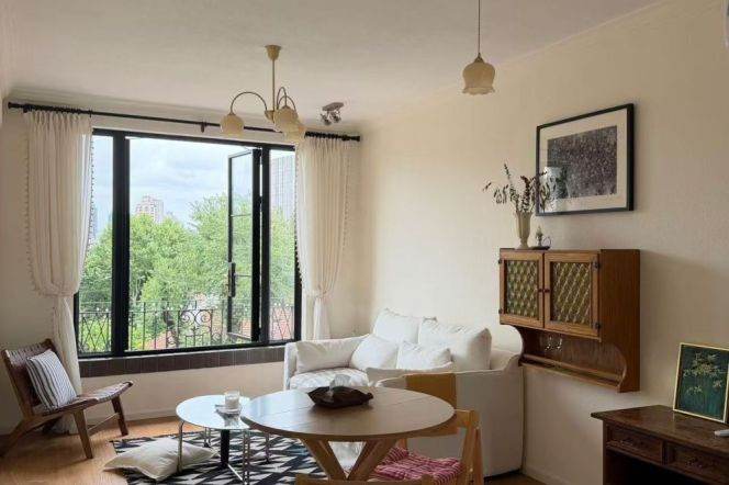 1BR Heritage Apartment near South Shaanxi Rd Metro (L1/L10/L12)