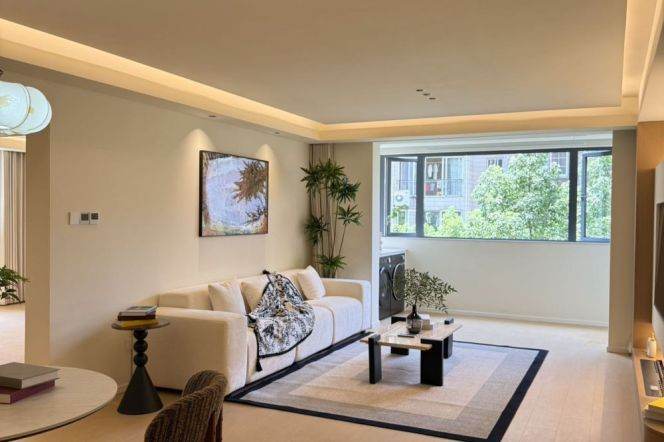 Spacious 2BR Apartment near Jiaotong University Metro (L10/L11)