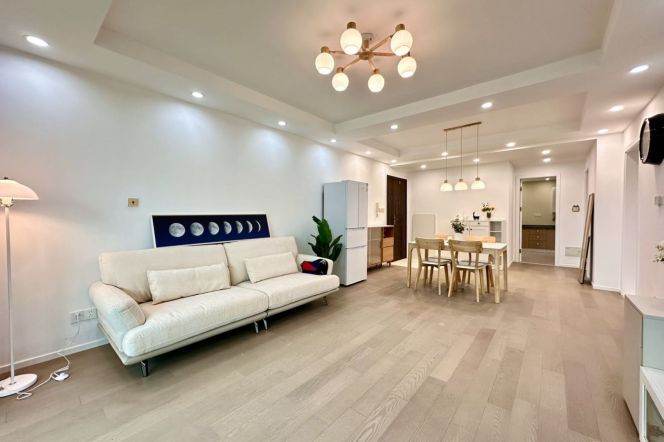 2BR Apartment in Gubei (L10)