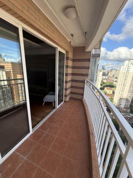 Housing image — Balcony