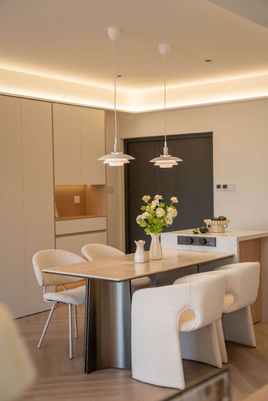 Housing image — Dining Area