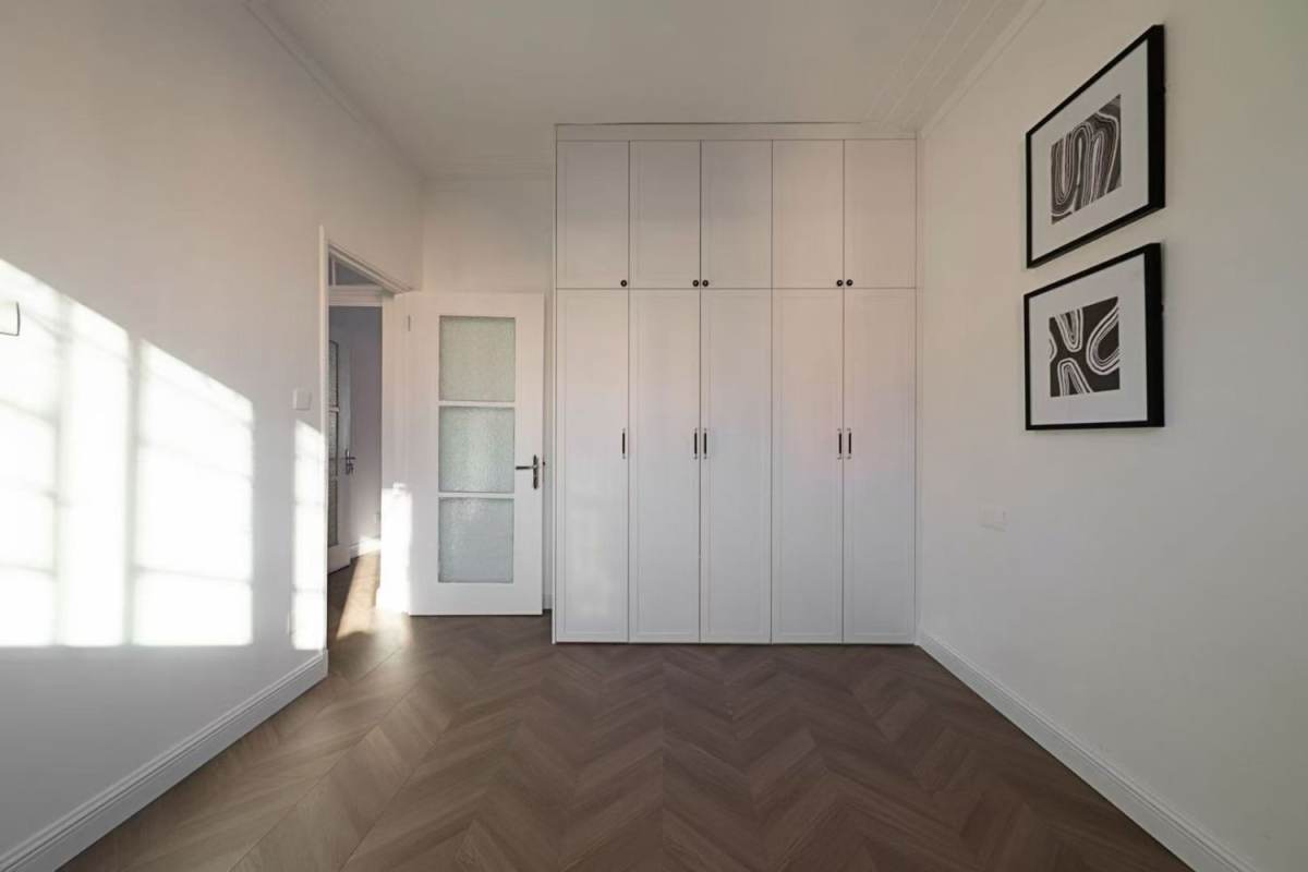 Housing image — Bedroom
