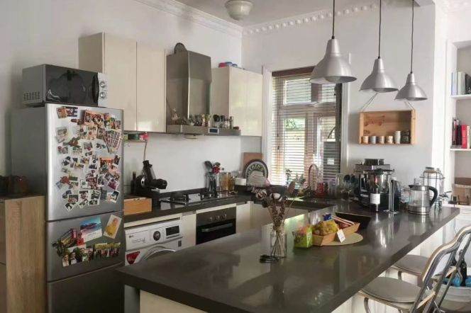 Spacious 1BR Heritage Apartment in Old Xuhui with Terrace