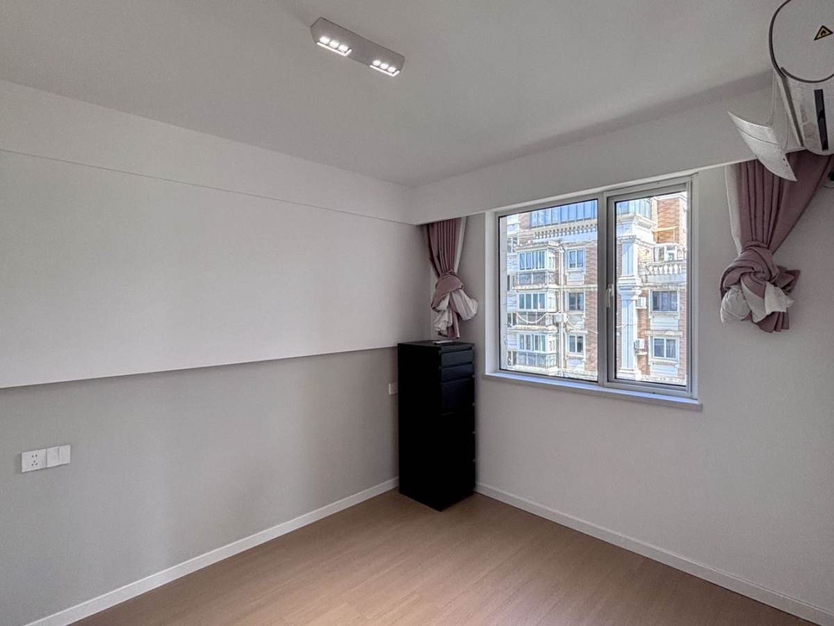Housing image — Bedroom