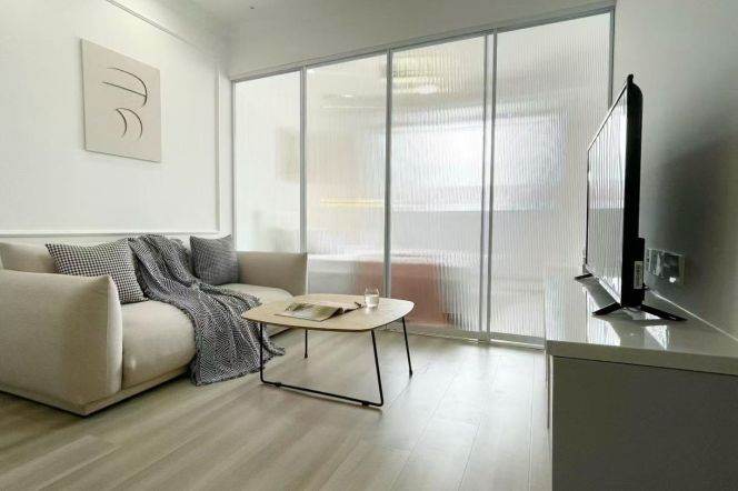 1BR Apartment near Jiangsu Rd Metro (L2/L11)