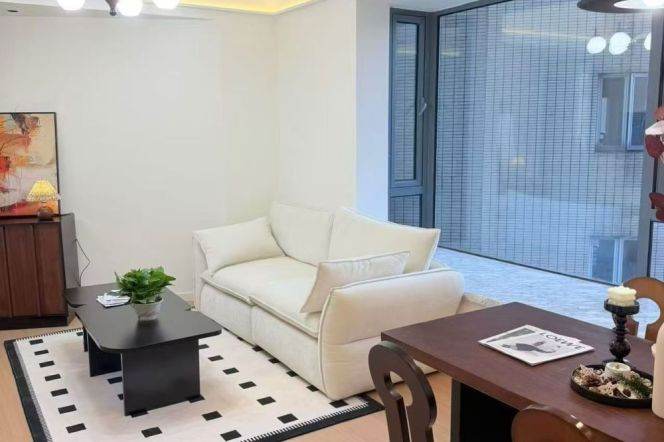 1BR Apartment in Jing'an (L7)