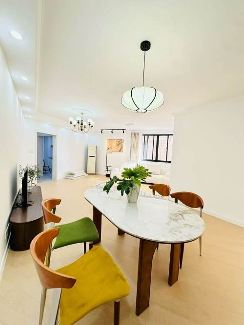 Housing image — Dining Area