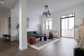 Spacious Historic 2BR Apartment near South Huangpi Road Metro (L1/L14)