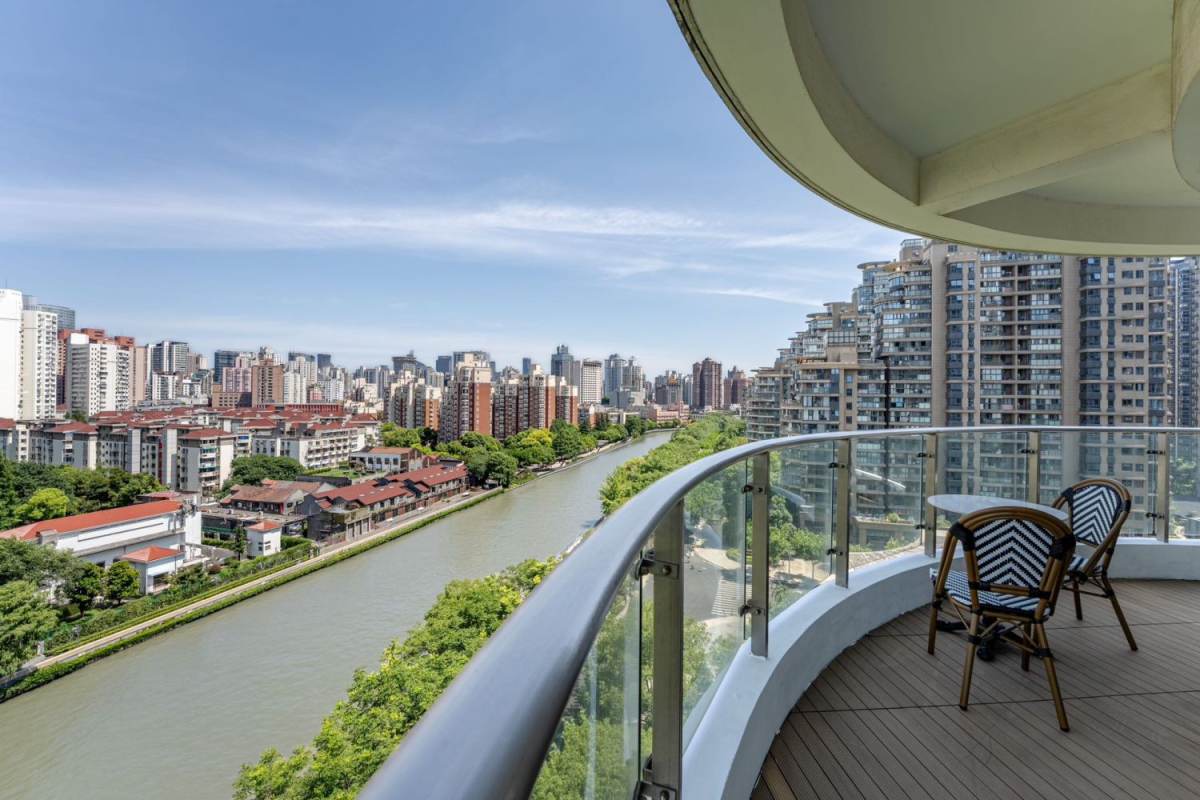 Housing image — Balcony