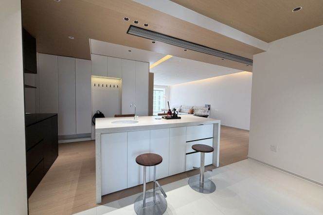 Spacious 3BR Apartment near Tiantong Rd Metro with Floor-to-Ceiling Windows (L10/L12)