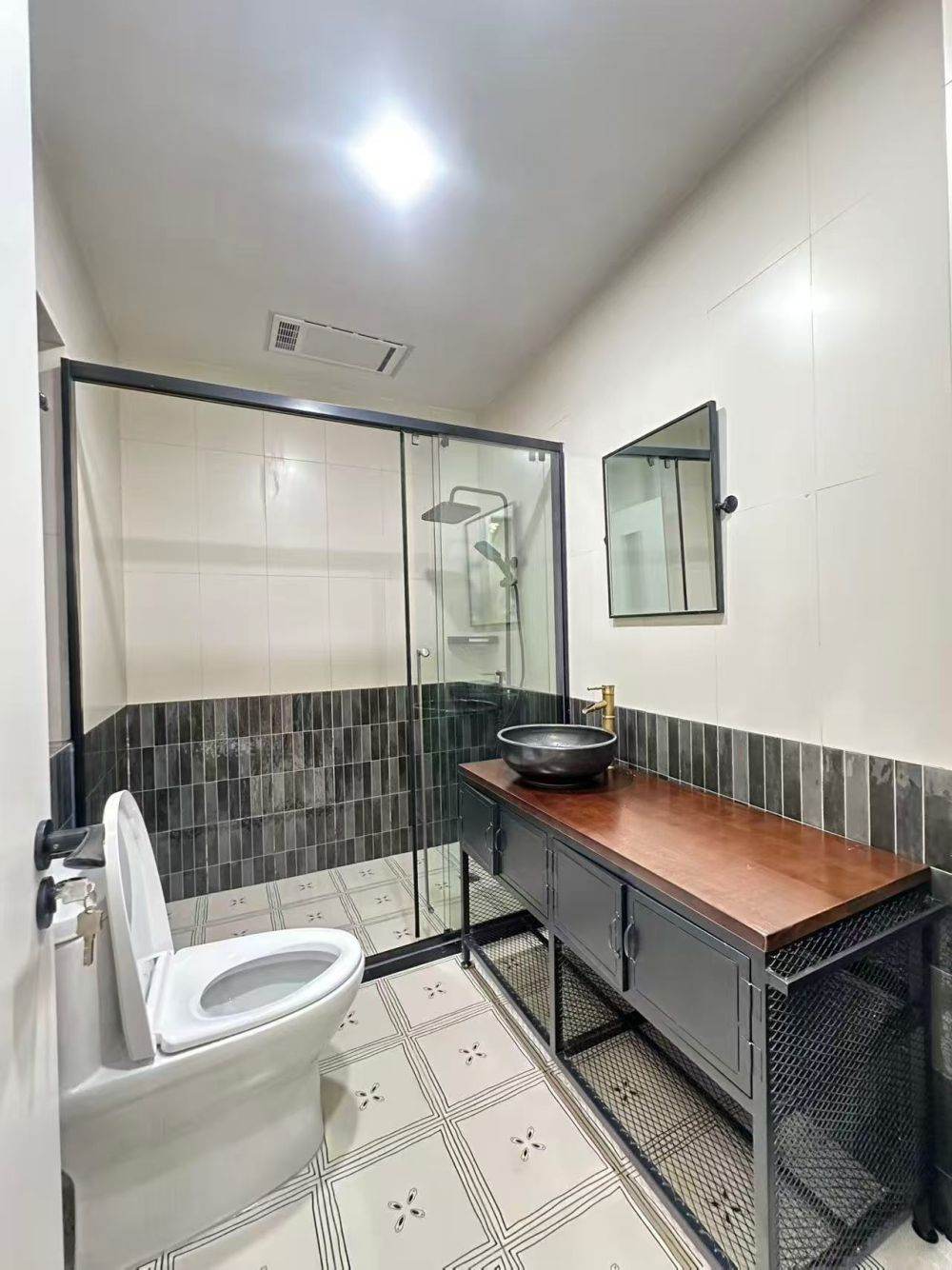 Housing image — Bathroom