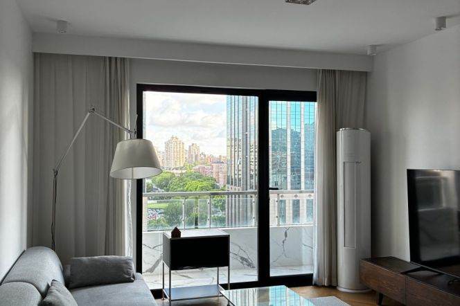 Spacious 2BR Apartment in Gubei (L2/L15)