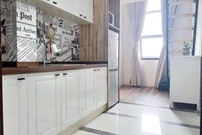 Short-Term Spacious 1BR Apartment at Tongji Garden