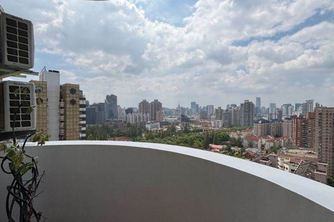 High-Floor Spacious 2BR Apartment in Old Xuhui (L10/L11)