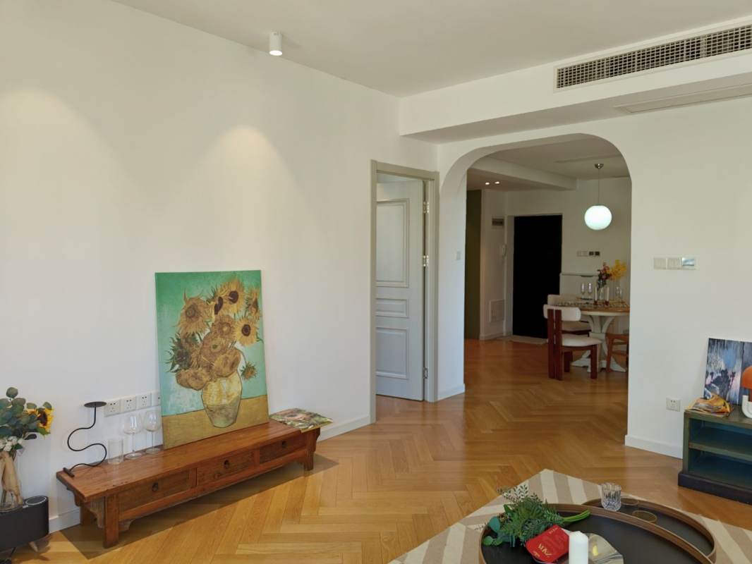 Housing image — Living Room
