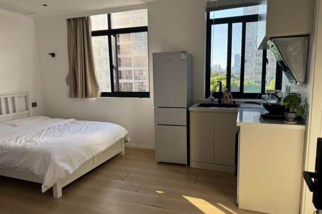 1BR Apartment in Old Xuhui (L9/L12)