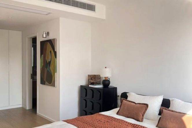 High-Floor 3BR Apartment in Xujiahui