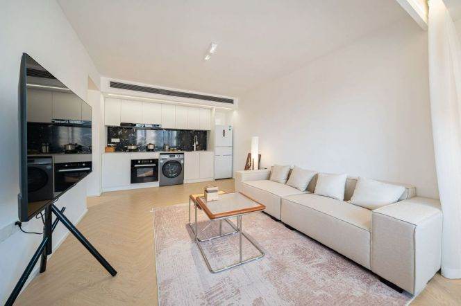 High-Floor 1BR Apartment near Jing'an Sculpture Park (L1/L12/L13)