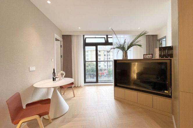 1BR Serviced Apartment near Changshou Rd Metro (L7/L13)