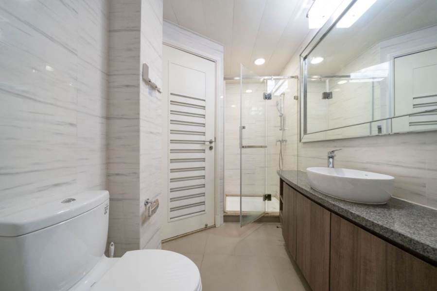Housing image — Bathroom