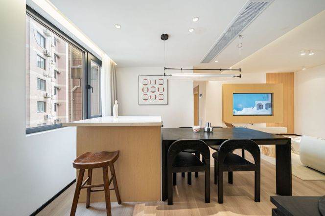 High-Floor 3BR Apartment in Jing'an (L13)