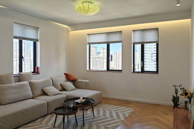 2BR Apartment in Jing'an (L7)