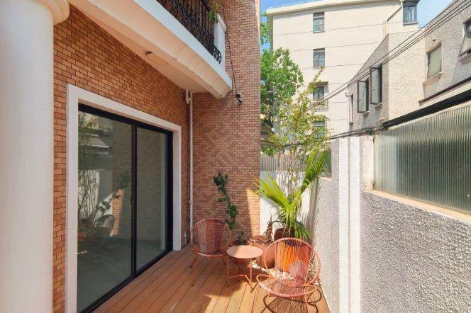 Spacious 4BR Apartment in Old Xuhui with Private Garden (L10/L11)