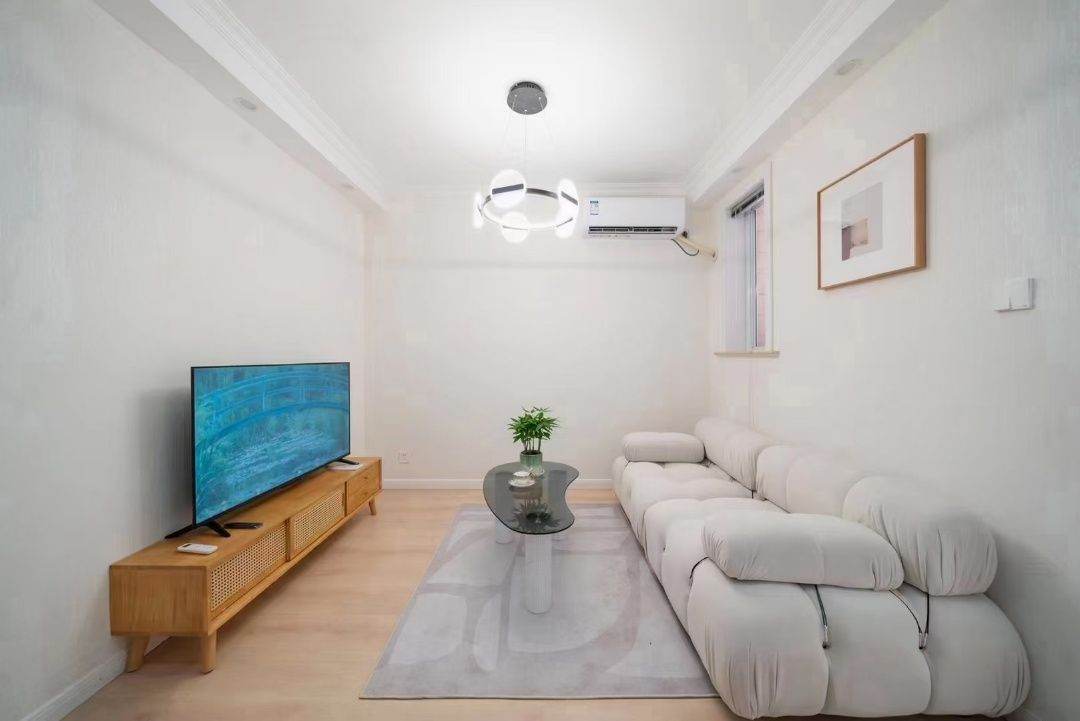 Housing image — Living Room