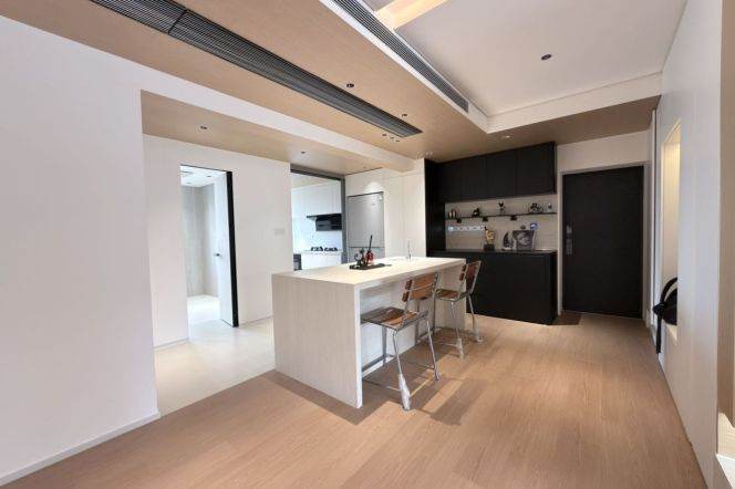 Spacious 3BR Apartment near Tiantong Rd Metro with Floor-to-Ceiling Windows (L10/L12)