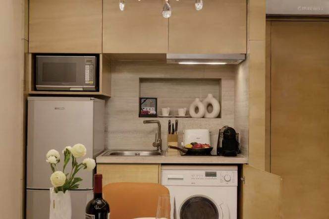 Spacious 1BR Serviced Apartment in Jing'an (L2/L12/L13)