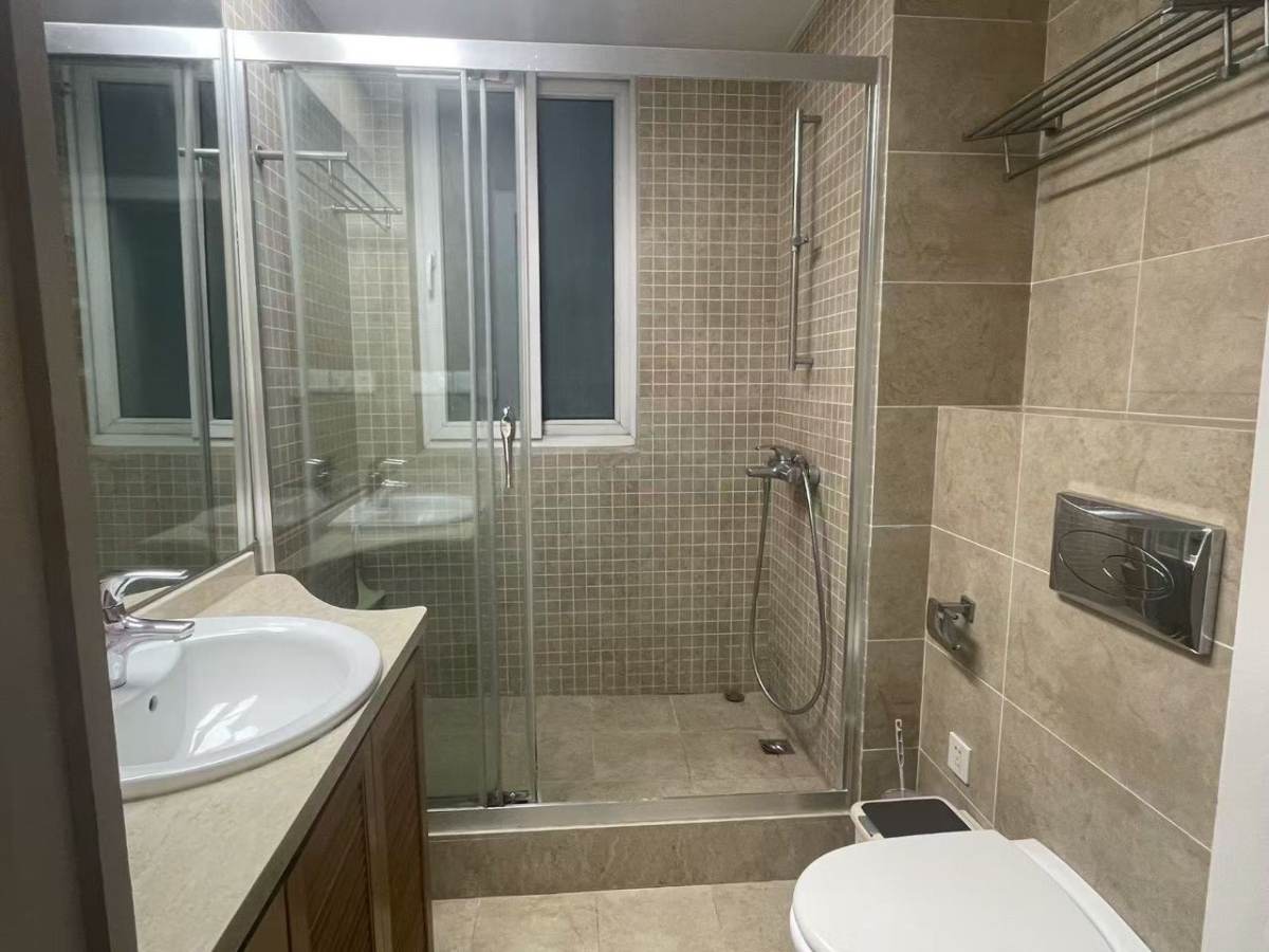 Housing image — Bathroom