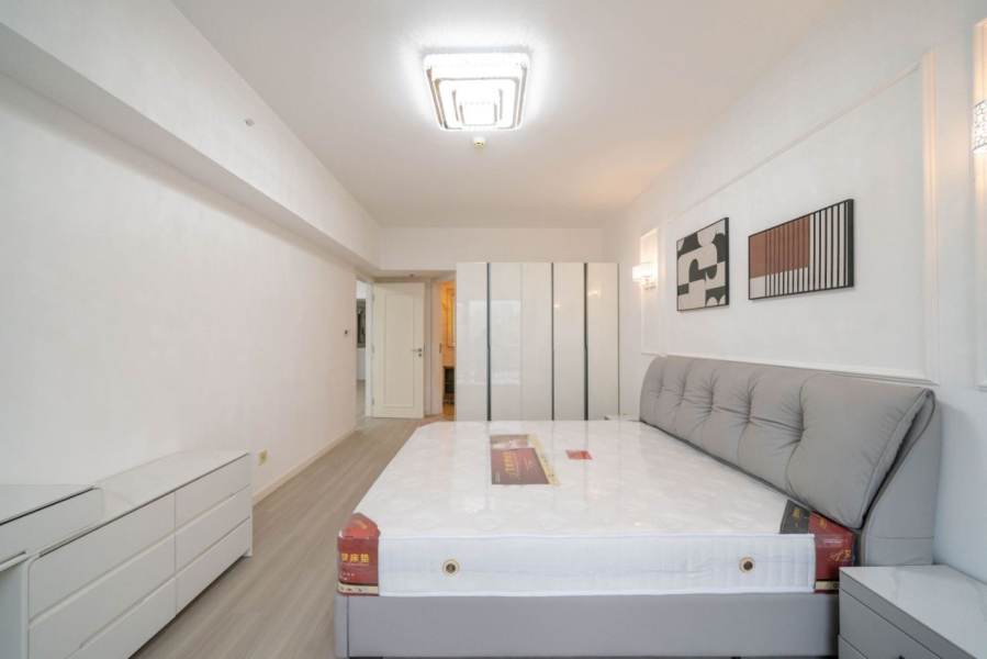 Housing image — Bedroom