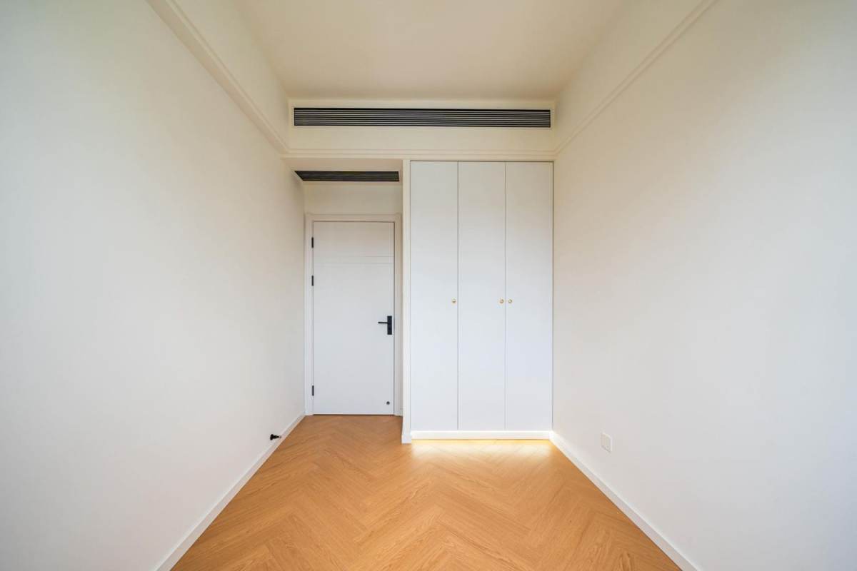 Housing image — Bedroom