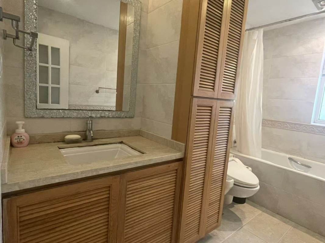 Housing image — Bathroom