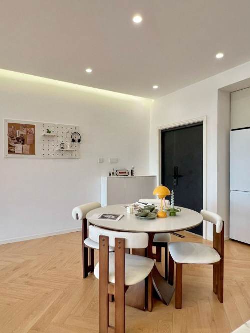Housing image — Dining Area