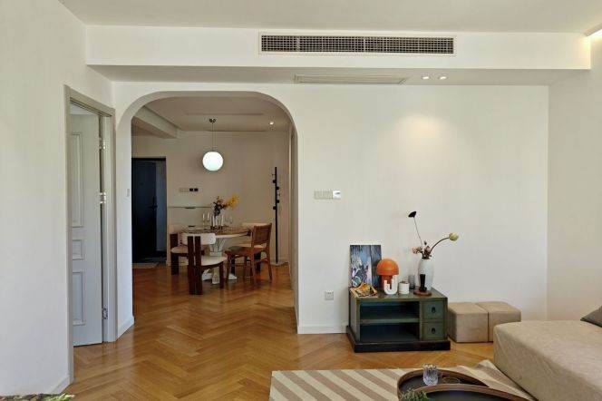 2BR Apartment in Jing'an (L7)