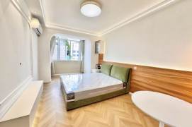 1BR Apartment near Hongqiao Rd Metro (L3/L4/L10)