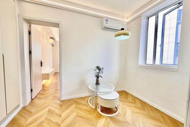 1BR Apartment near Hongqiao Rd Metro (L3/L4/L10)