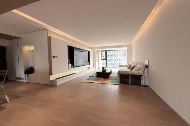 Spacious 3BR Apartment near Tiantong Rd Metro with Floor-to-Ceiling Windows (L10/L12)