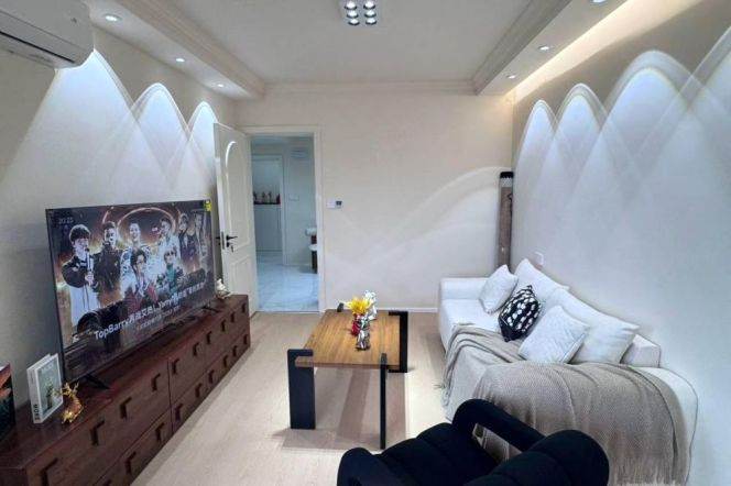 Spacious 1BR Apartment near Fengqiao Rd Metro (L11/L14)